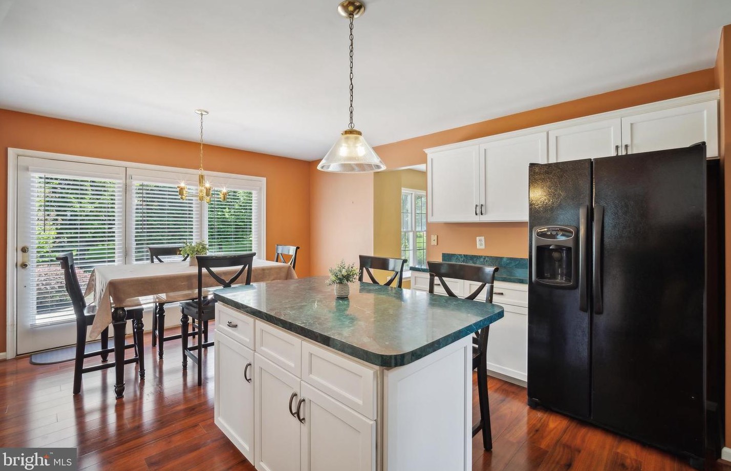 716 Castlewood Dr, Dresher PA 19025-2015 exterior