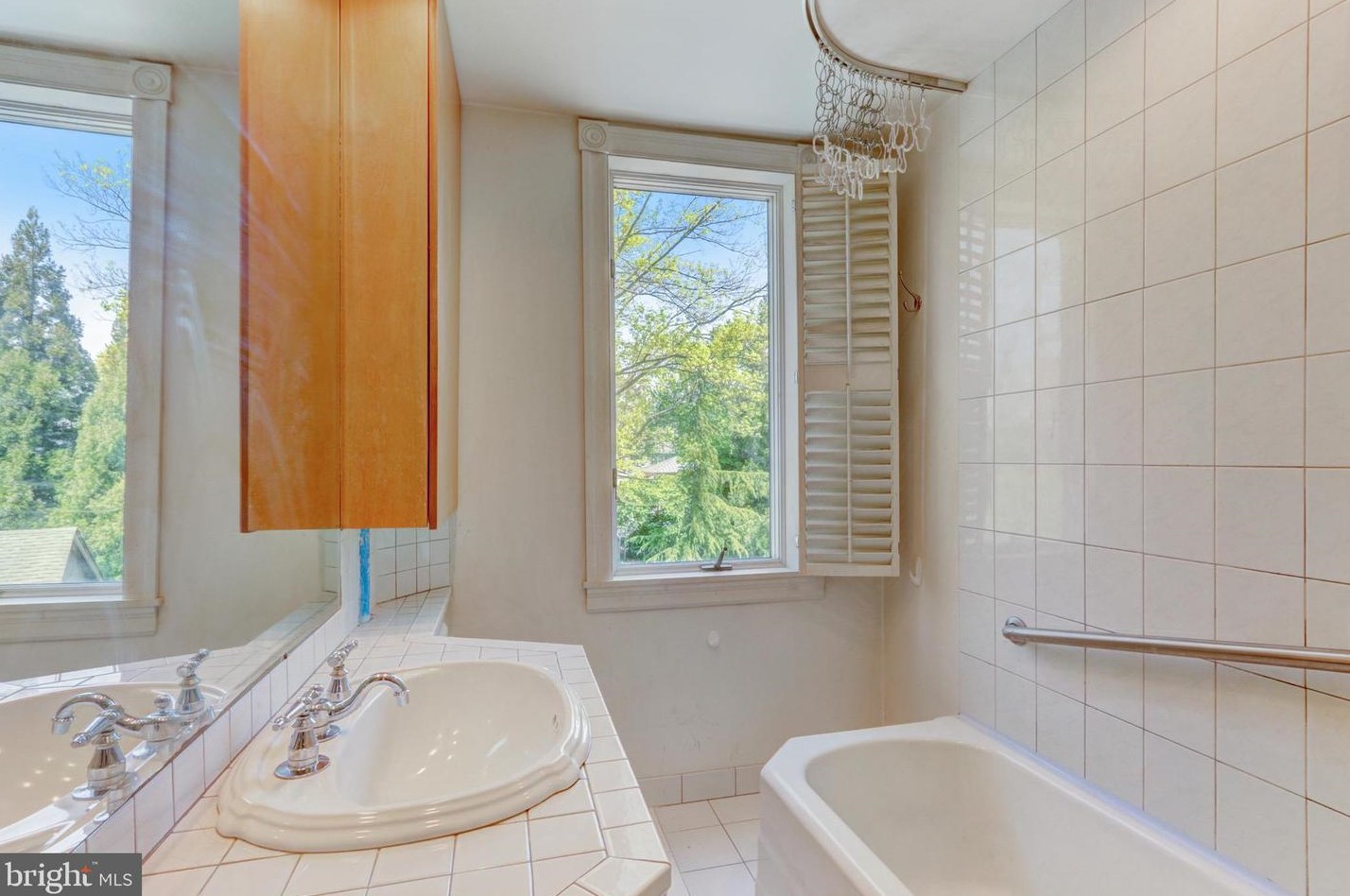 1000 Meetinghouse Rd, Prospectville PA 19002-3738 exterior