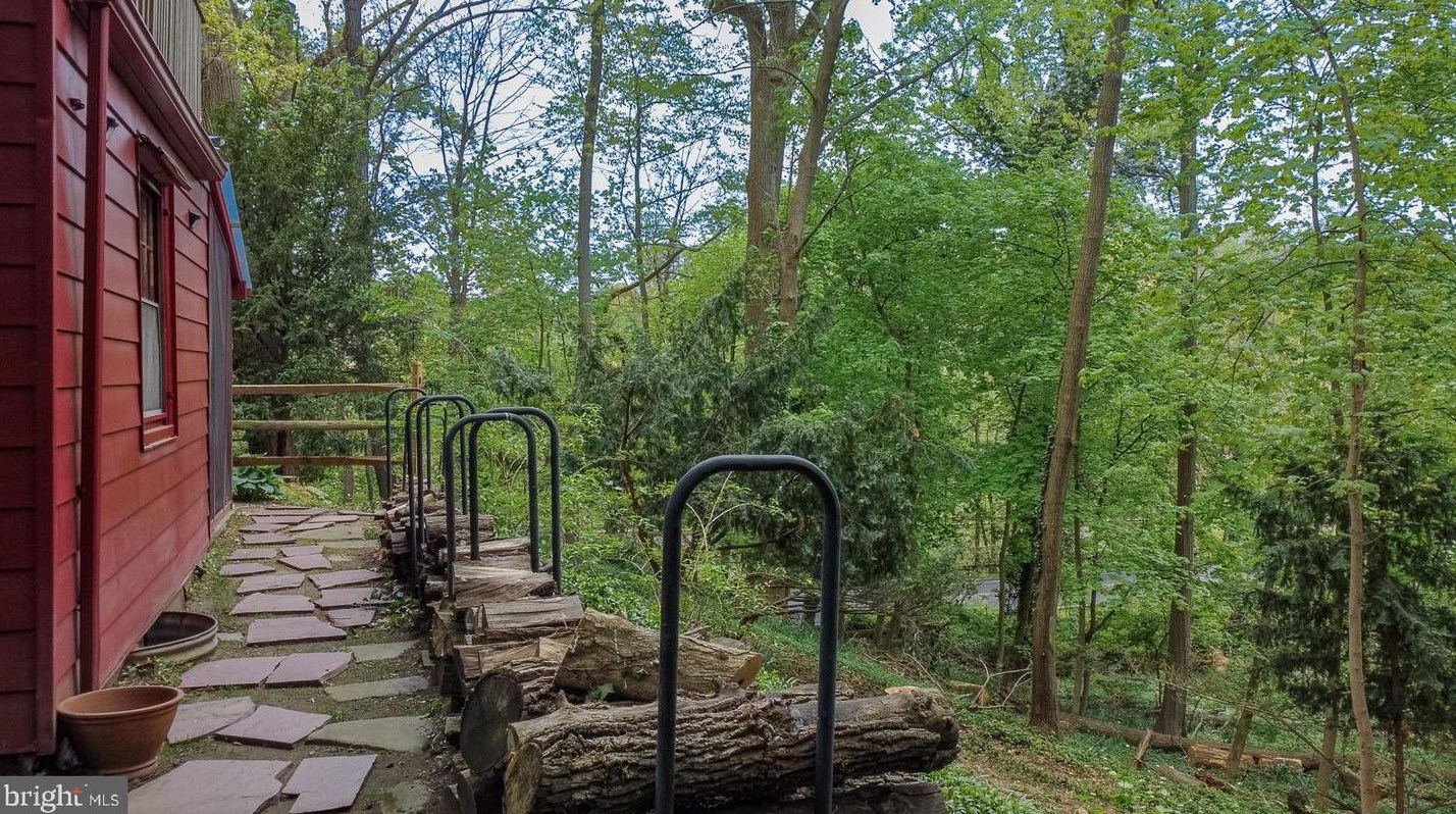 819 Pardee Ln, Wyncote PA 19095-1609 exterior