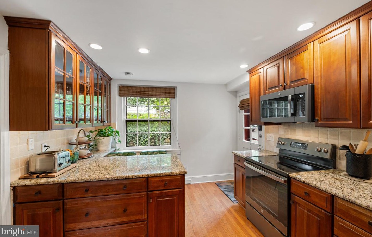 819 Pardee Ln, Wyncote PA 19095-1609 exterior