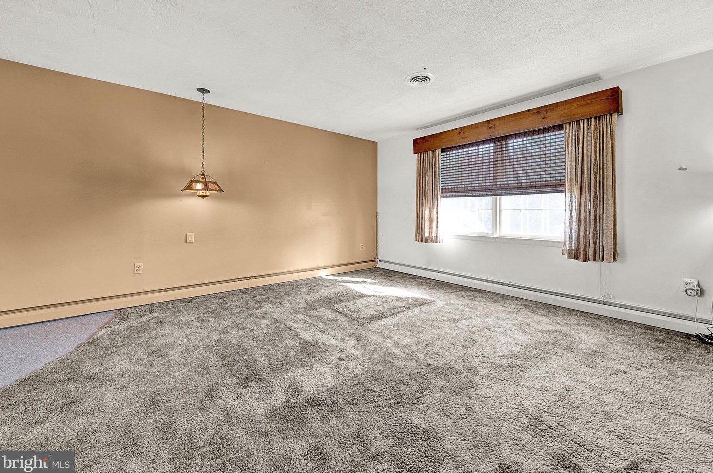 219 Hancock Rd, North Wales PA  19454-2370 exterior