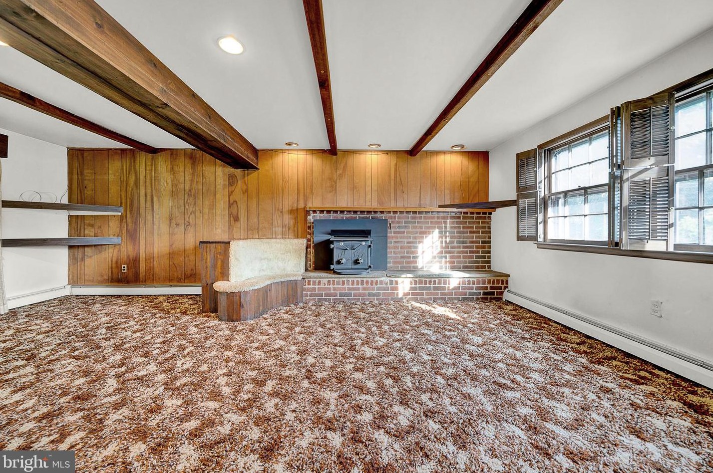 219 Hancock Rd, North Wales PA  19454-2370 exterior