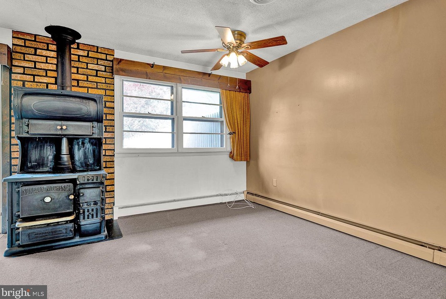 219 Hancock Rd, North Wales PA  19454-2370 exterior