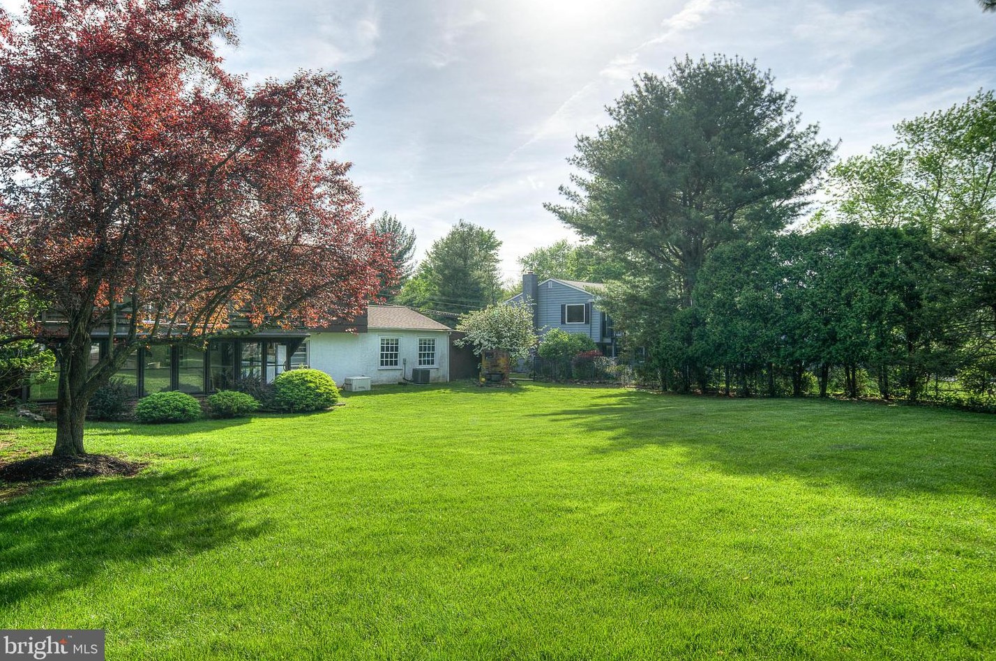 219 Hancock Rd, North Wales PA  19454-2370 exterior