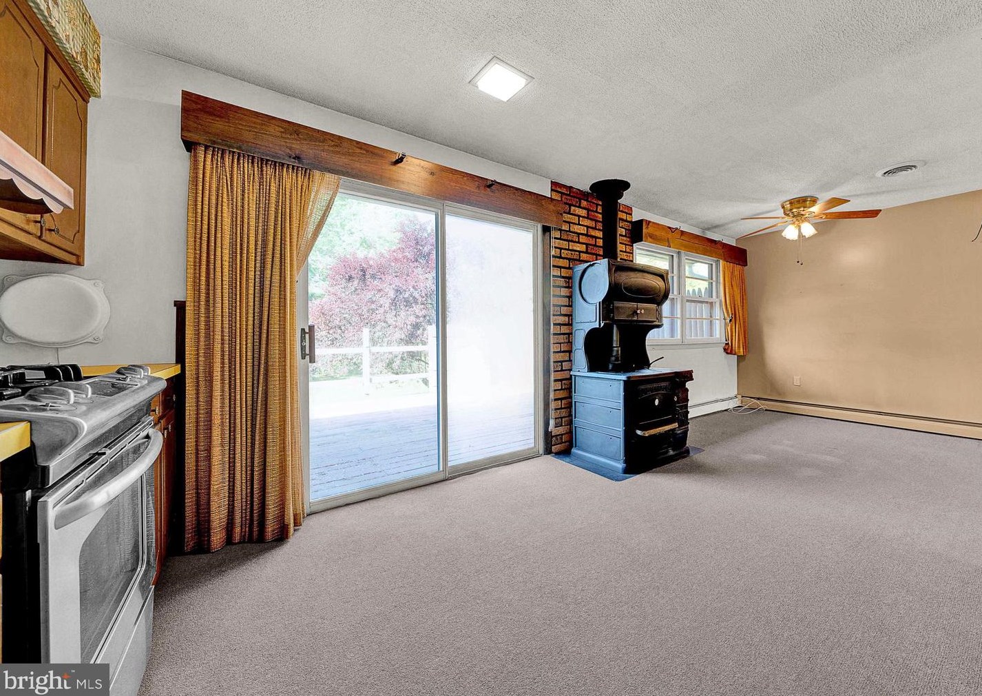 219 Hancock Rd, North Wales PA  19454-2370 exterior