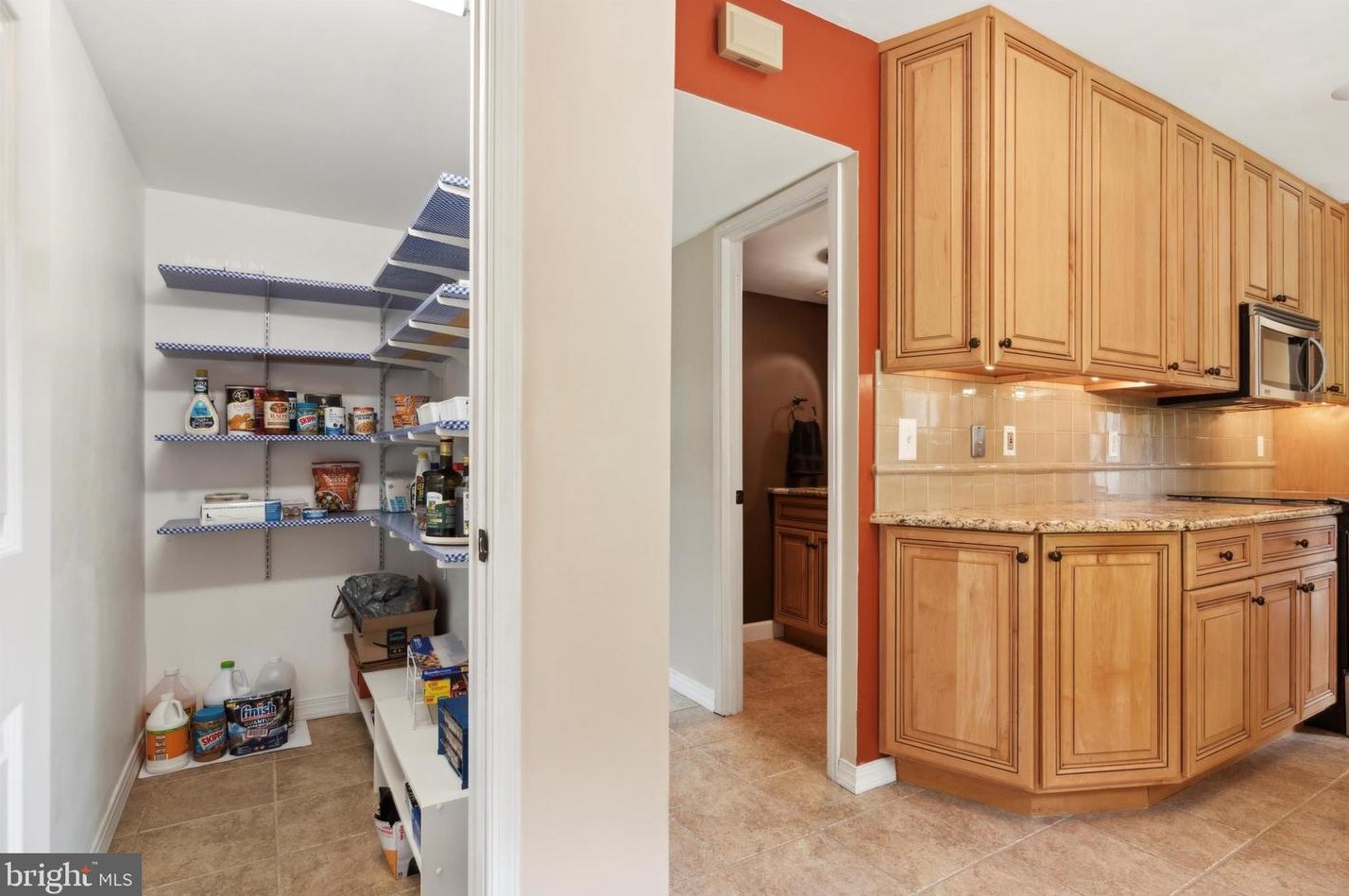 24 Scarlet Oak Dr, Miquon PA 19444-2420 exterior