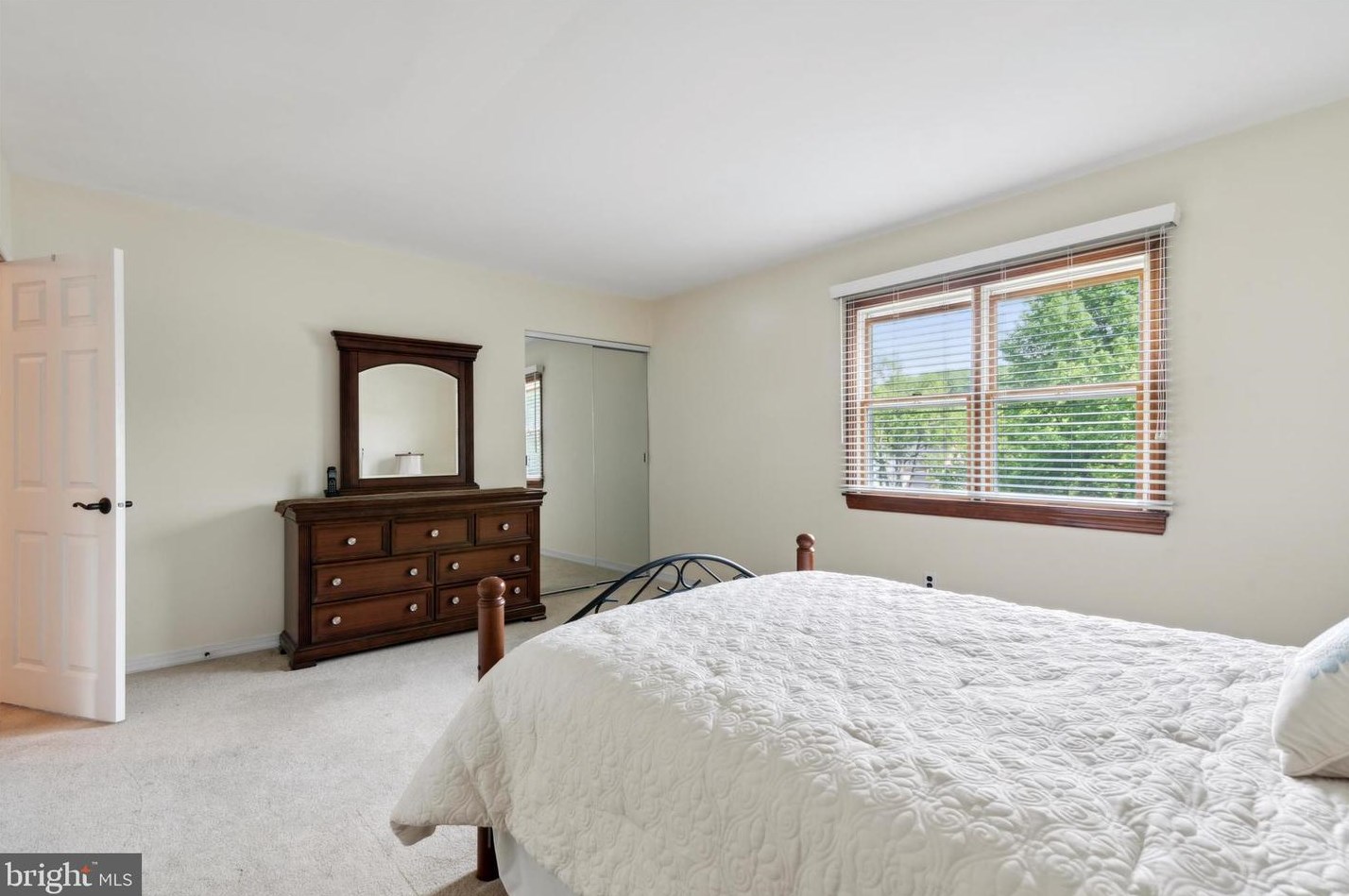 24 Scarlet Oak Dr, Miquon PA 19444-2420 exterior