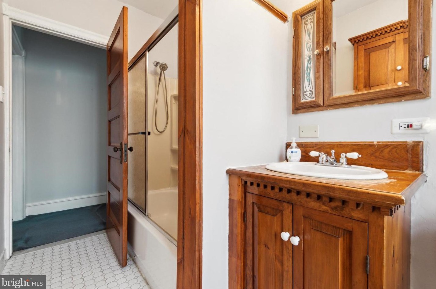 1113 Lafayette St, Norristown PA  19401-4306 exterior