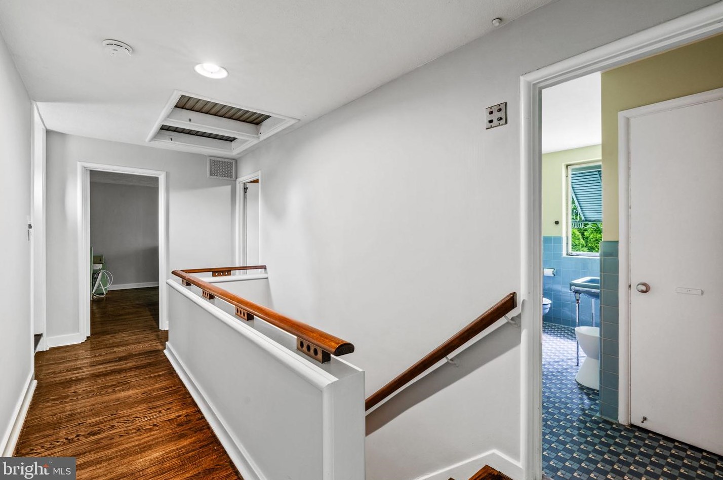 8301 High School Rd, Melrose Park PA  19027-2009 exterior