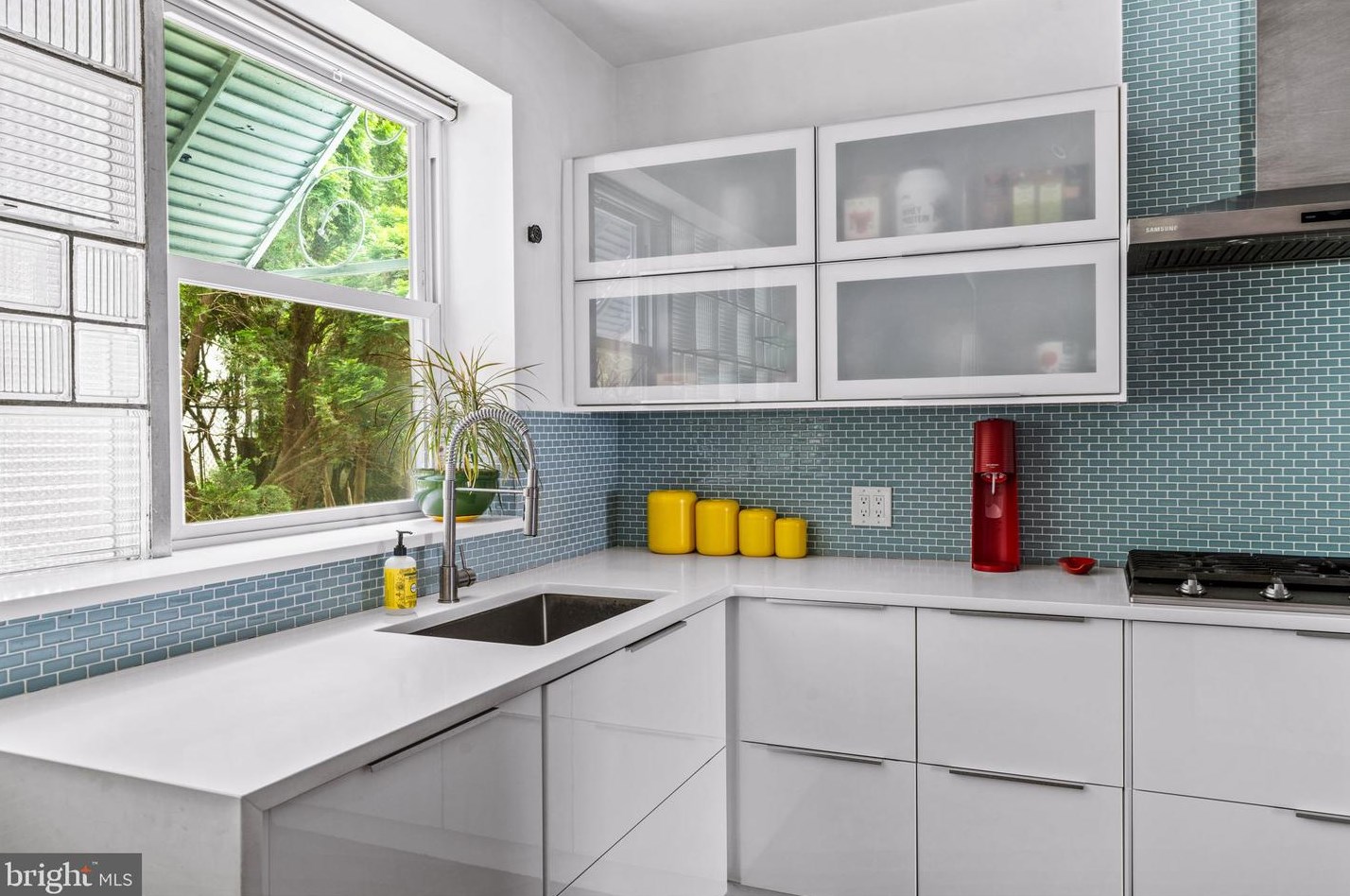 8301 High School Rd, Melrose Park PA  19027-2009 exterior