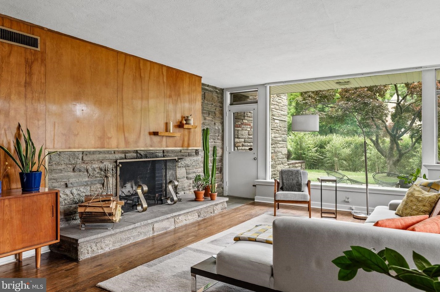 8301 High School Rd, Melrose Park PA  19027-2009 exterior