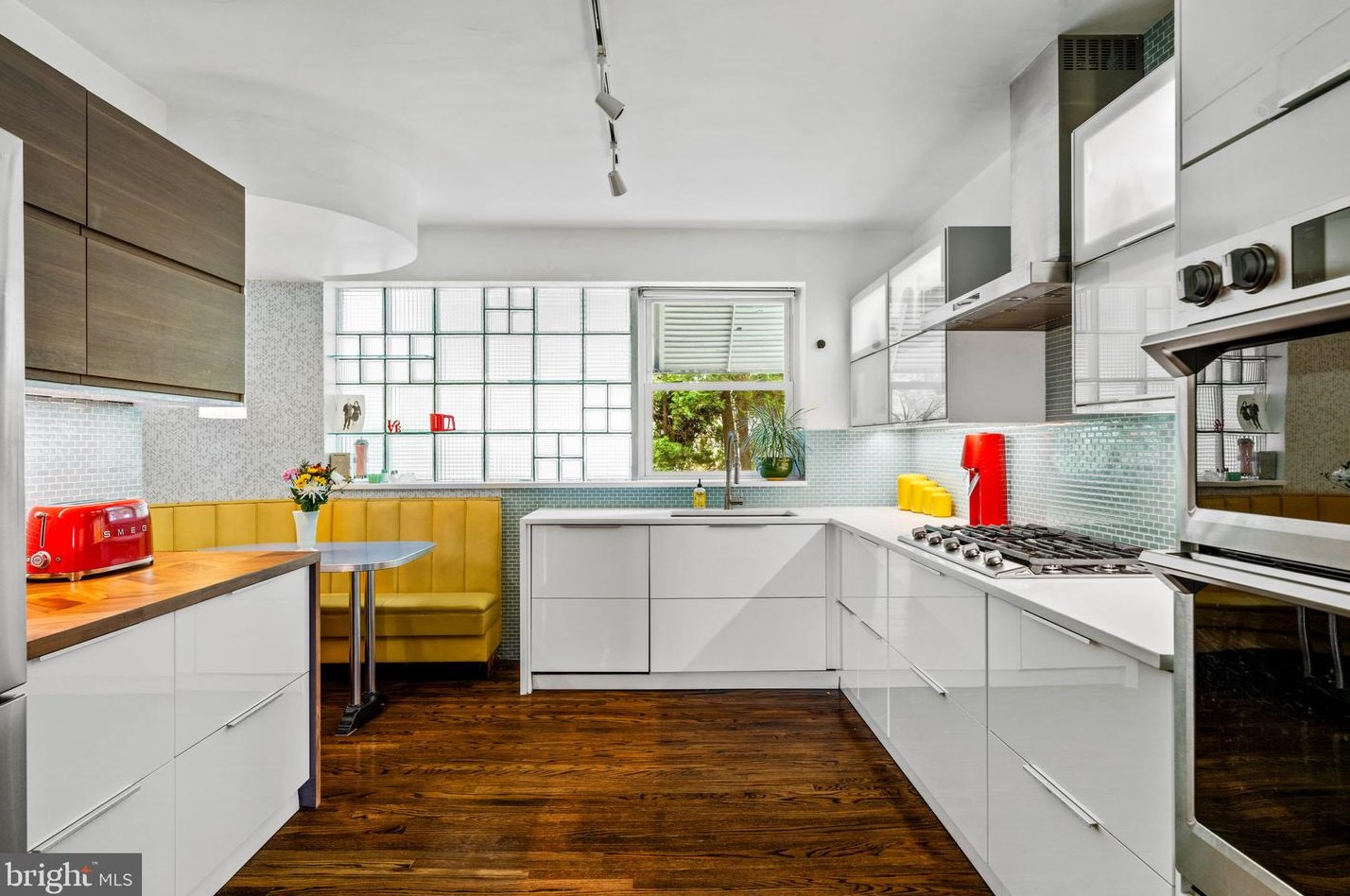 8301 High School Rd, Melrose Park PA  19027-2009 exterior