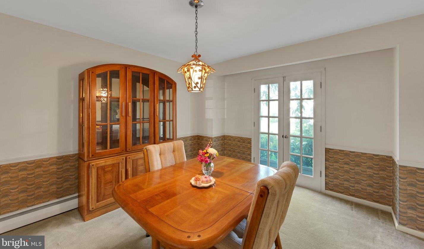 224 Oakland Pl, North Wales PA  19454-2462 exterior