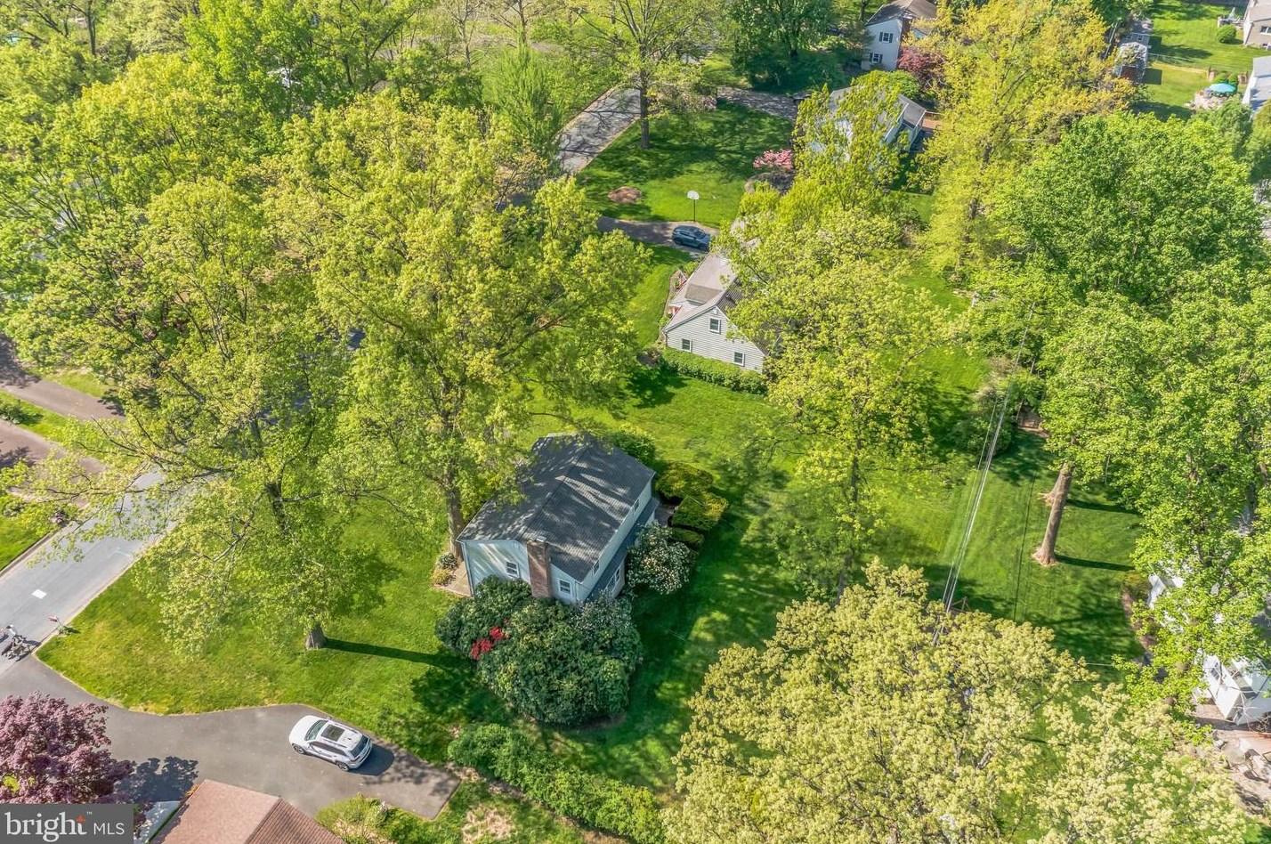 224 Oakland Pl, North Wales PA  19454-2462 exterior