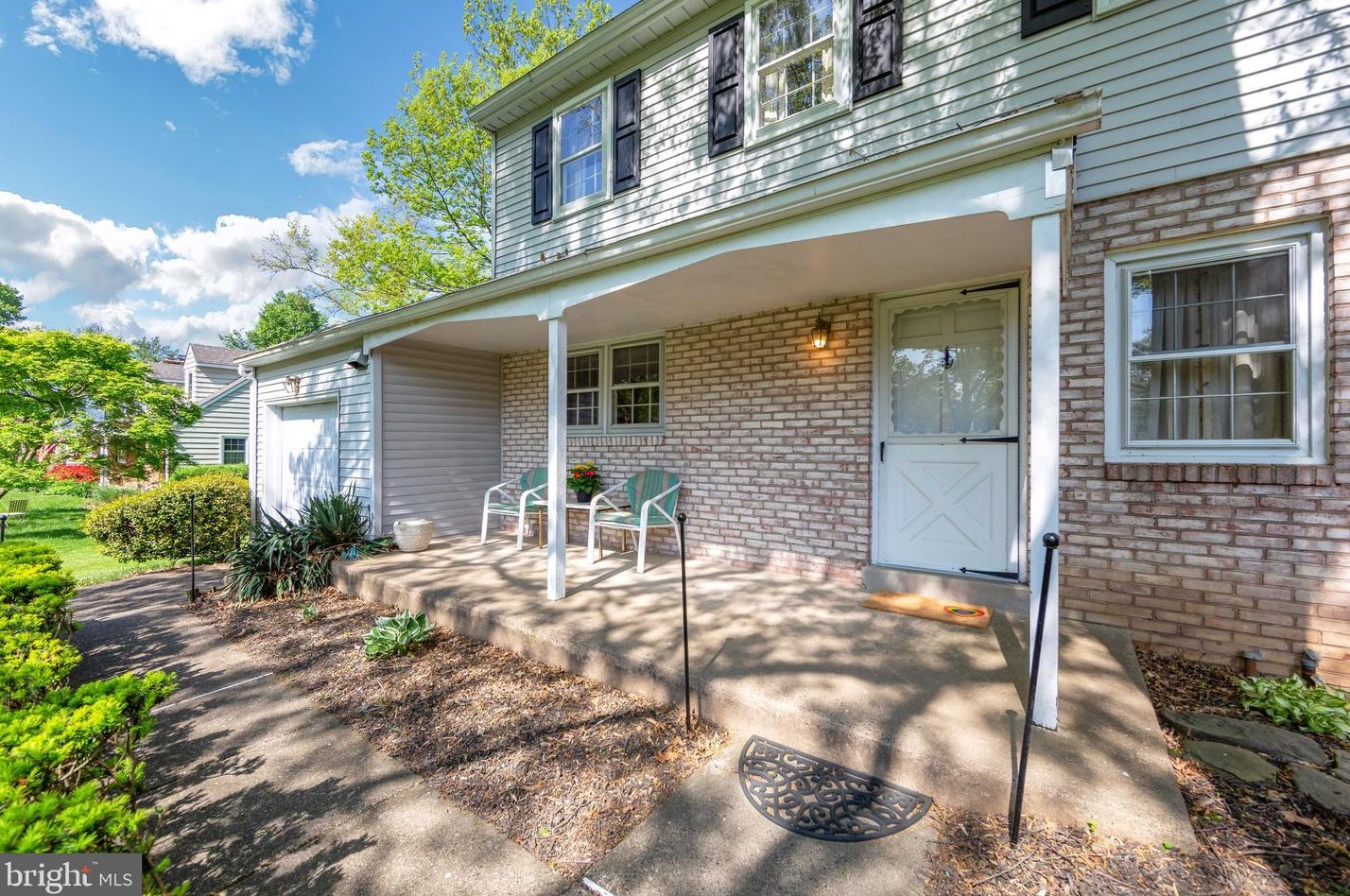 224 Oakland Pl, North Wales PA  19454-2462 exterior