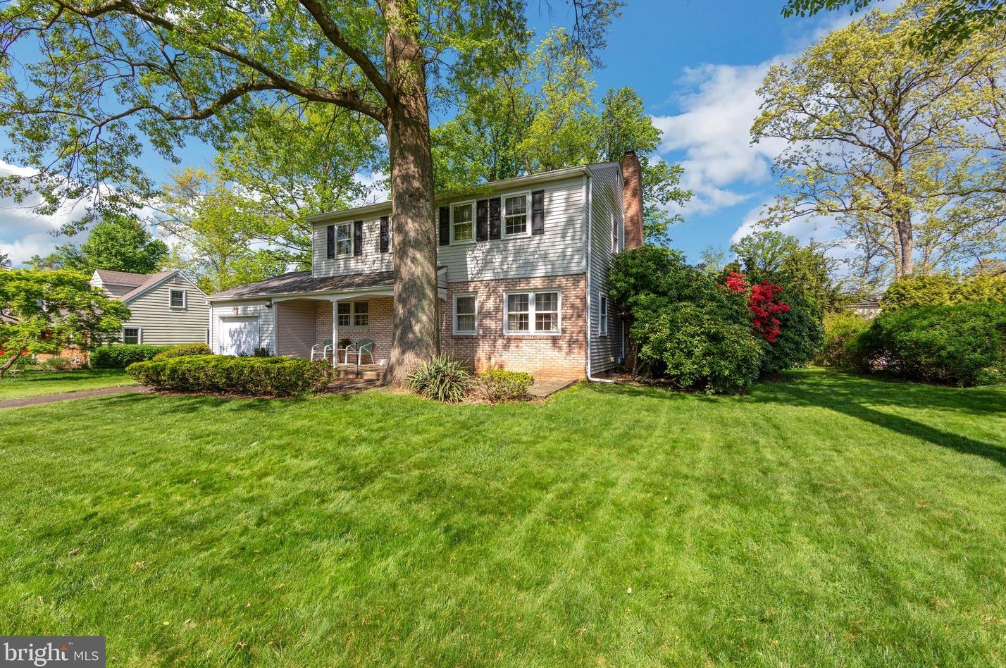 224 Oakland Pl, North Wales PA  19454-2462 exterior