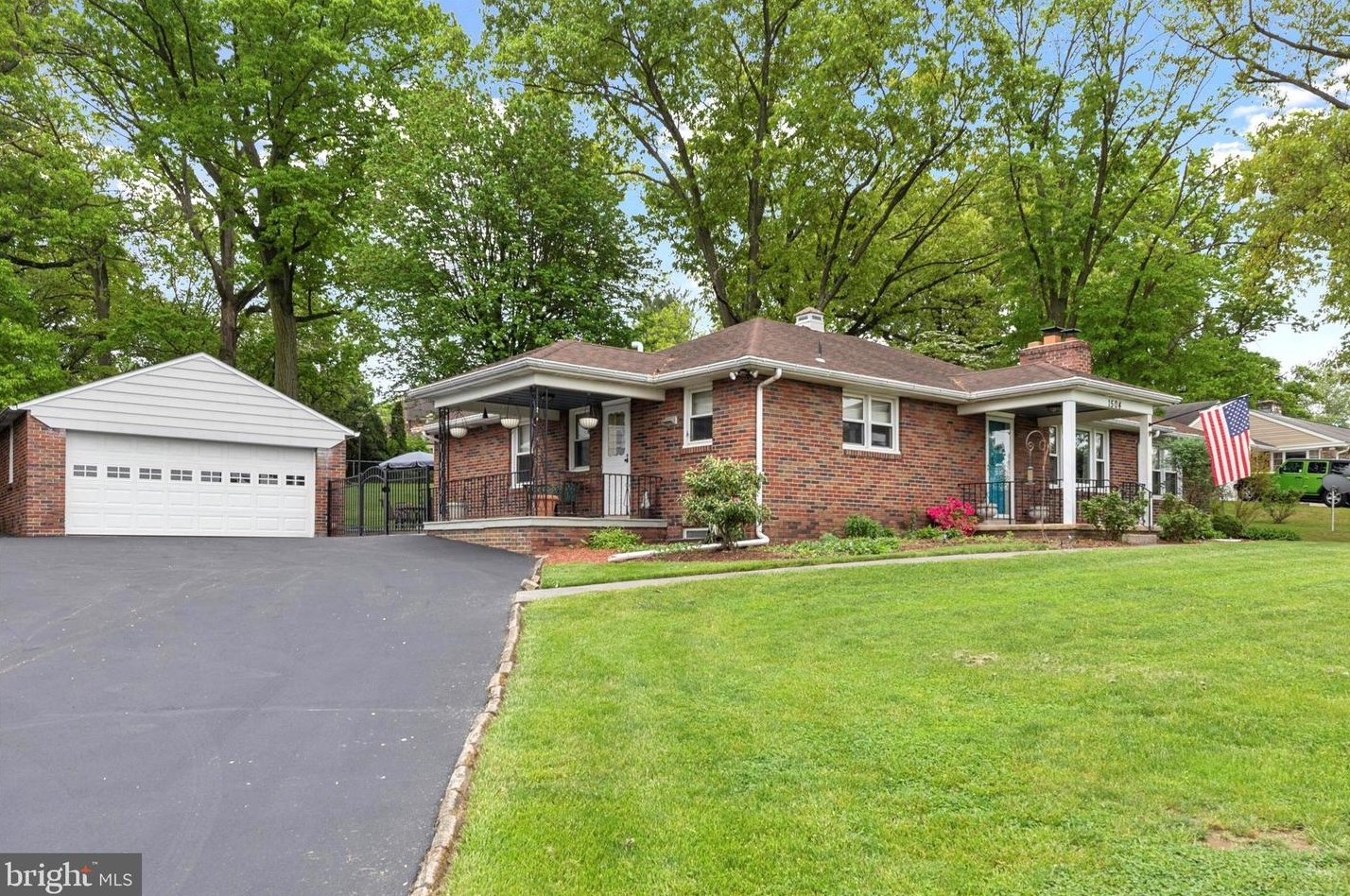 1504 New Hope St, Norristown PA 19401-3548 exterior