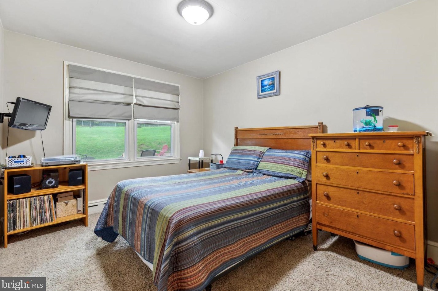 1504 New Hope St, Norristown PA 19401-3548 exterior