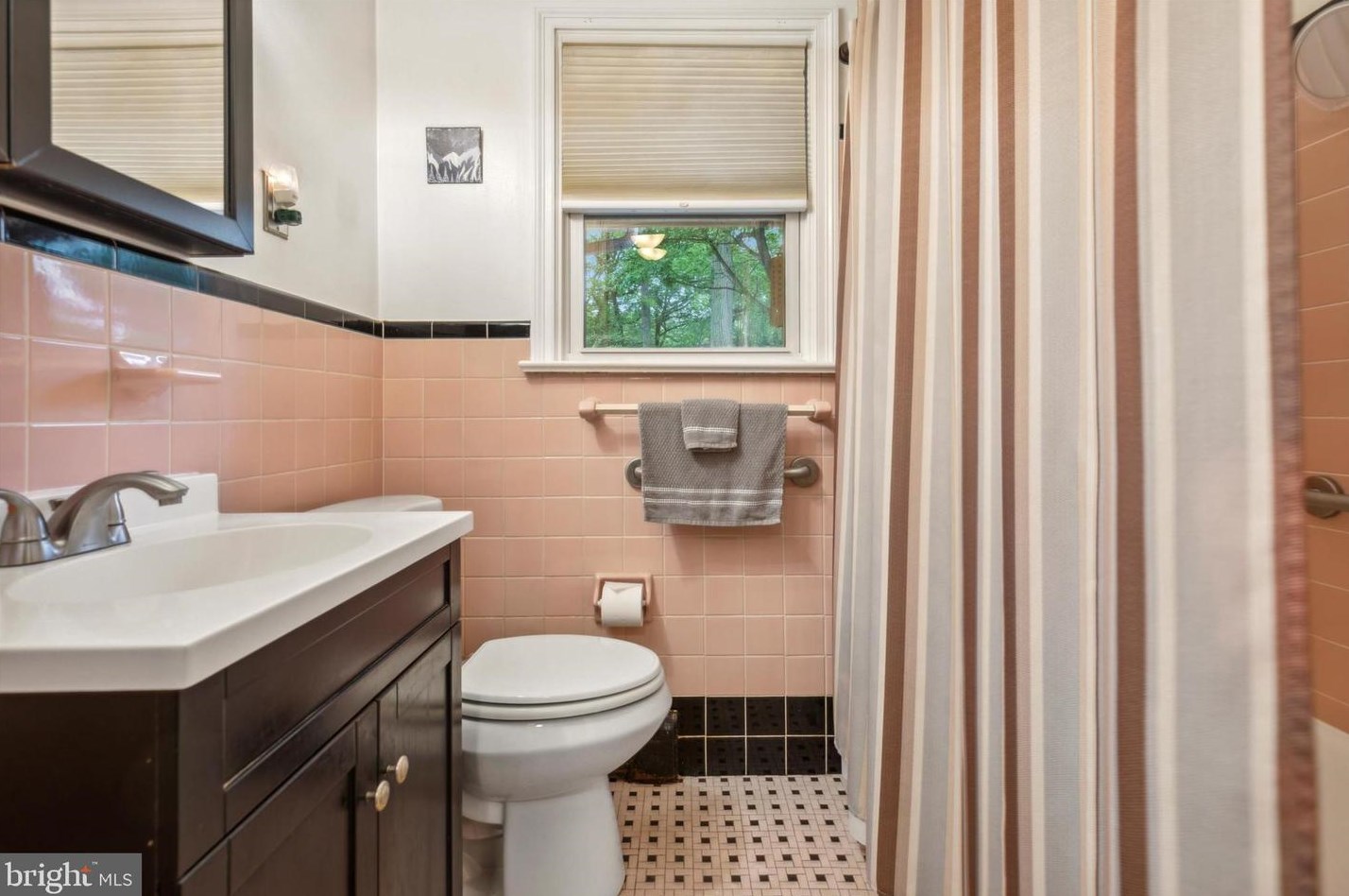 1504 New Hope St, Norristown PA 19401-3548 exterior