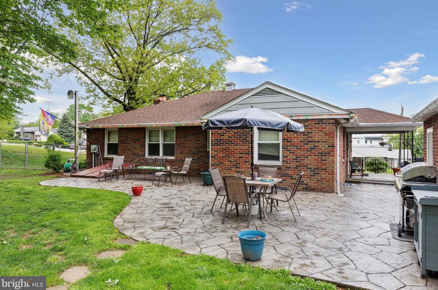 1504 New Hope St, Norristown PA 19401-3548 exterior