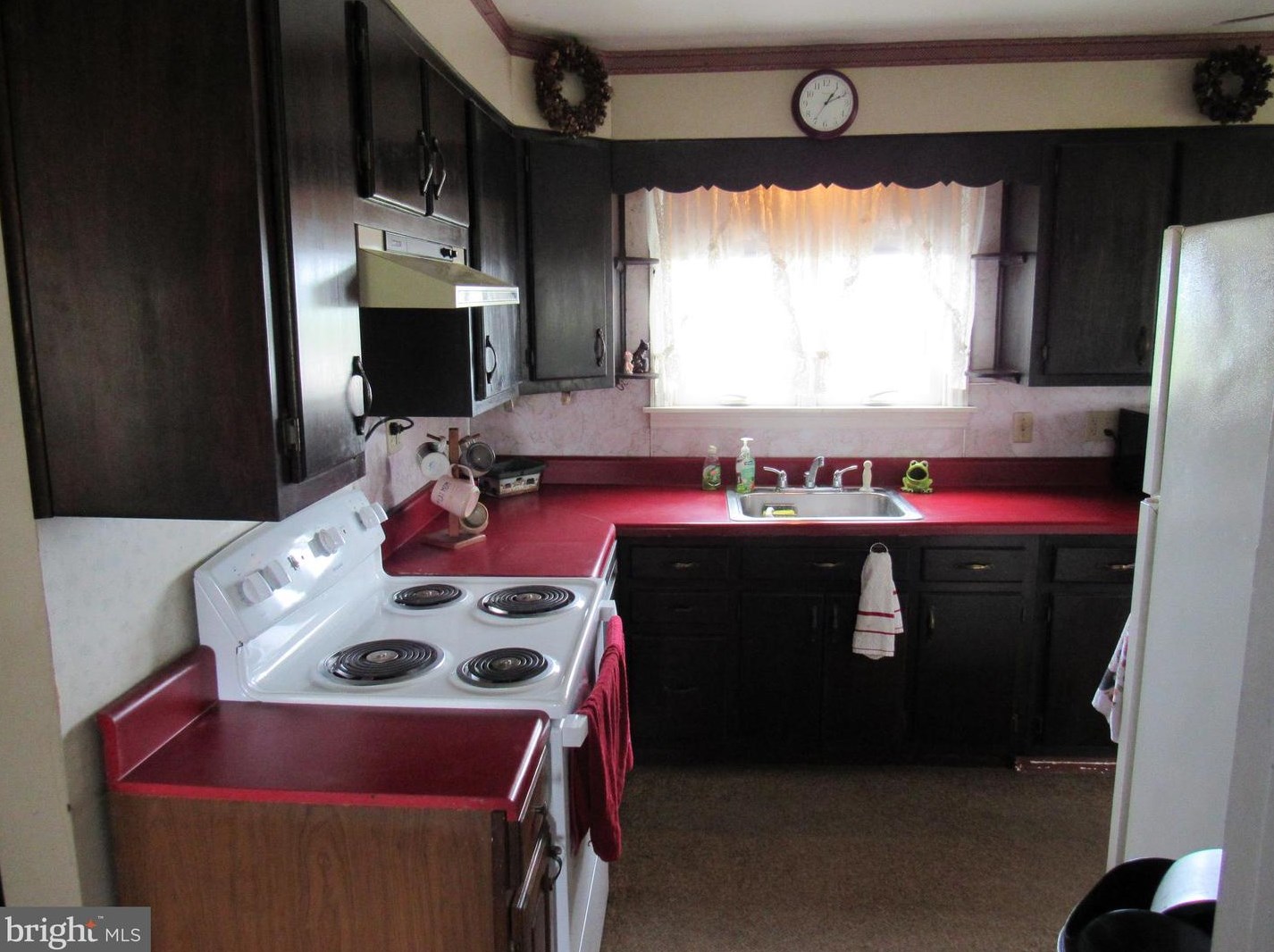 1636 Farmington Ave, Pottstown PA 19464-1401 exterior