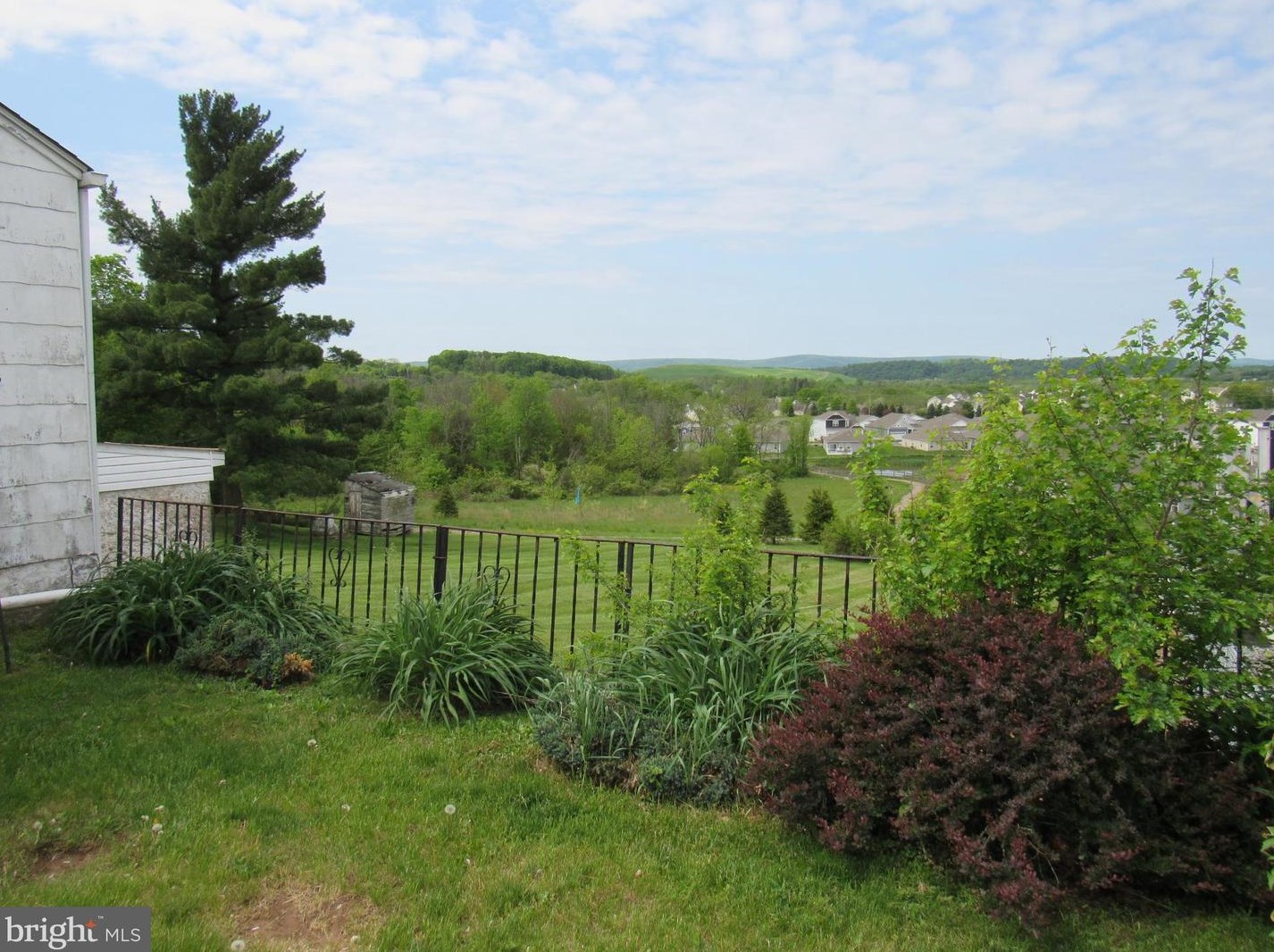 1636 Farmington Ave, Pottstown PA 19464-1401 exterior