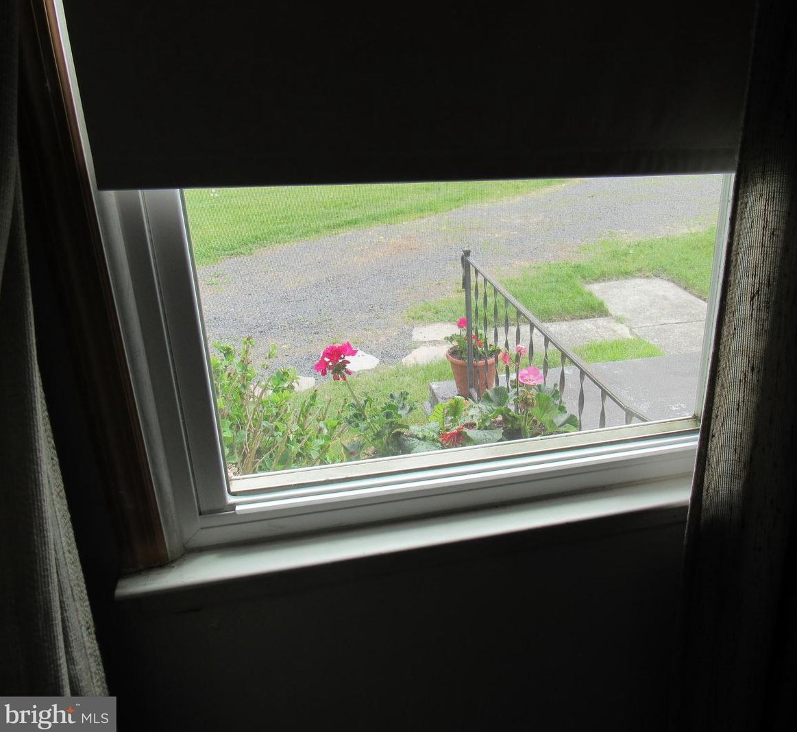 1636 Farmington Ave, Pottstown PA 19464-1401 exterior