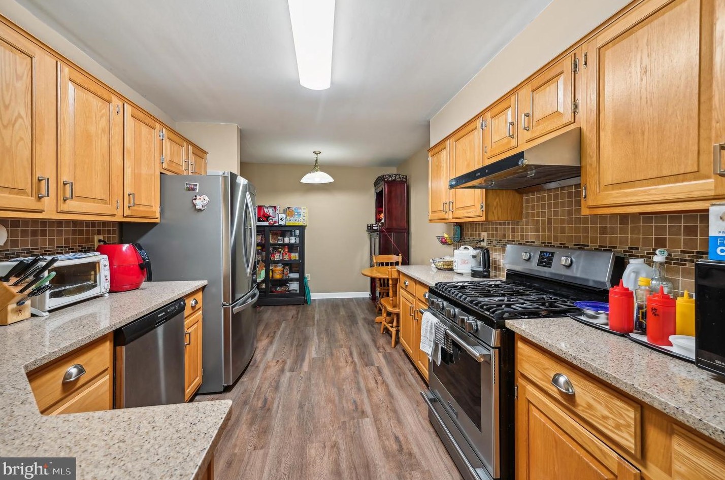 359 Hamilton Dr, Harleysville PA  19438-2152 exterior