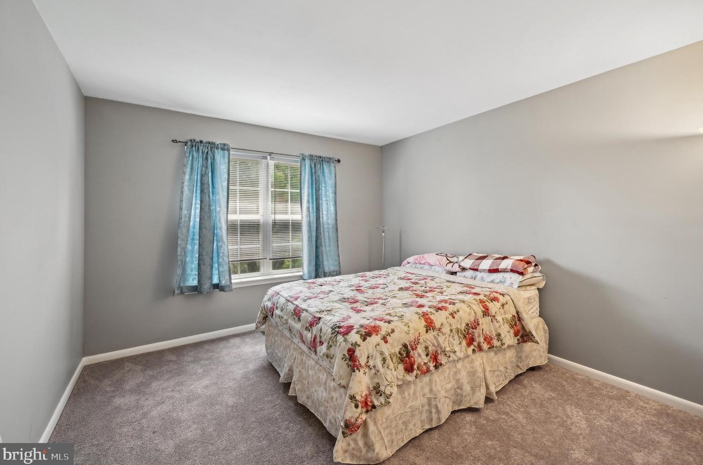 359 Hamilton Dr, Harleysville PA  19438-2152 exterior
