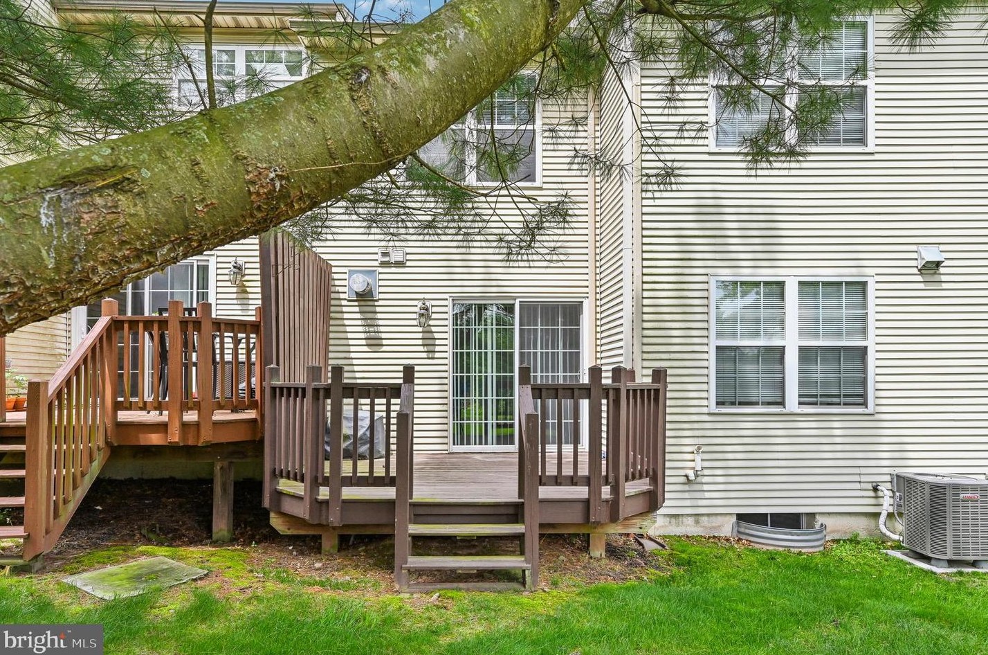 359 Hamilton Dr, Harleysville PA  19438-2152 exterior