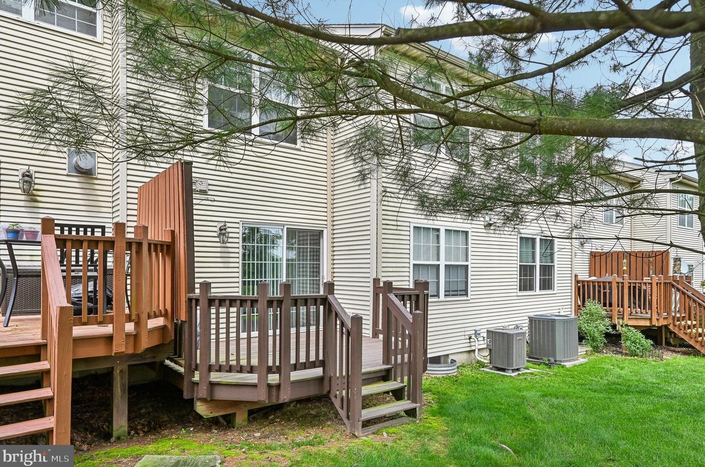 359 Hamilton Dr, Harleysville PA  19438-2152 exterior