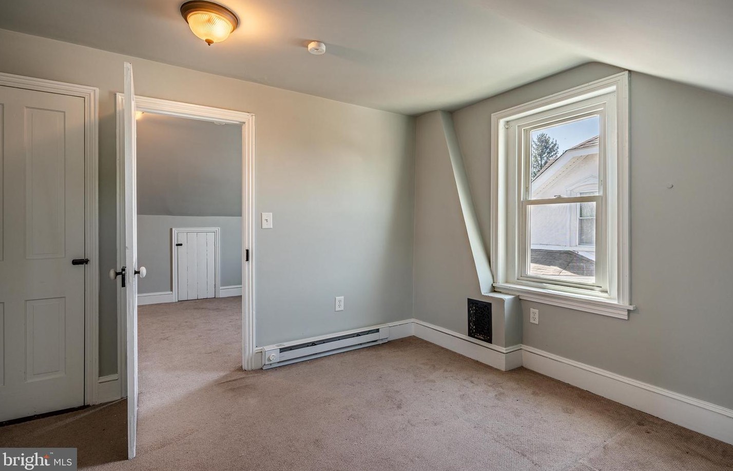 526 Walnut St, Limerick PA 19468-2413 exterior