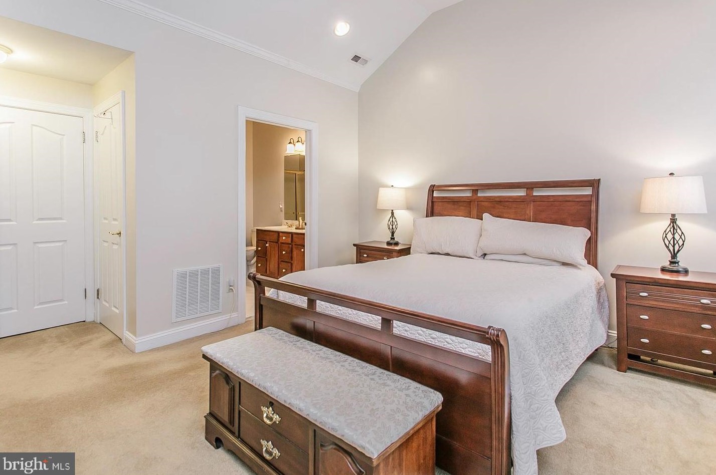 8 Newbury Way, Lansdale PA 19446-4379 exterior