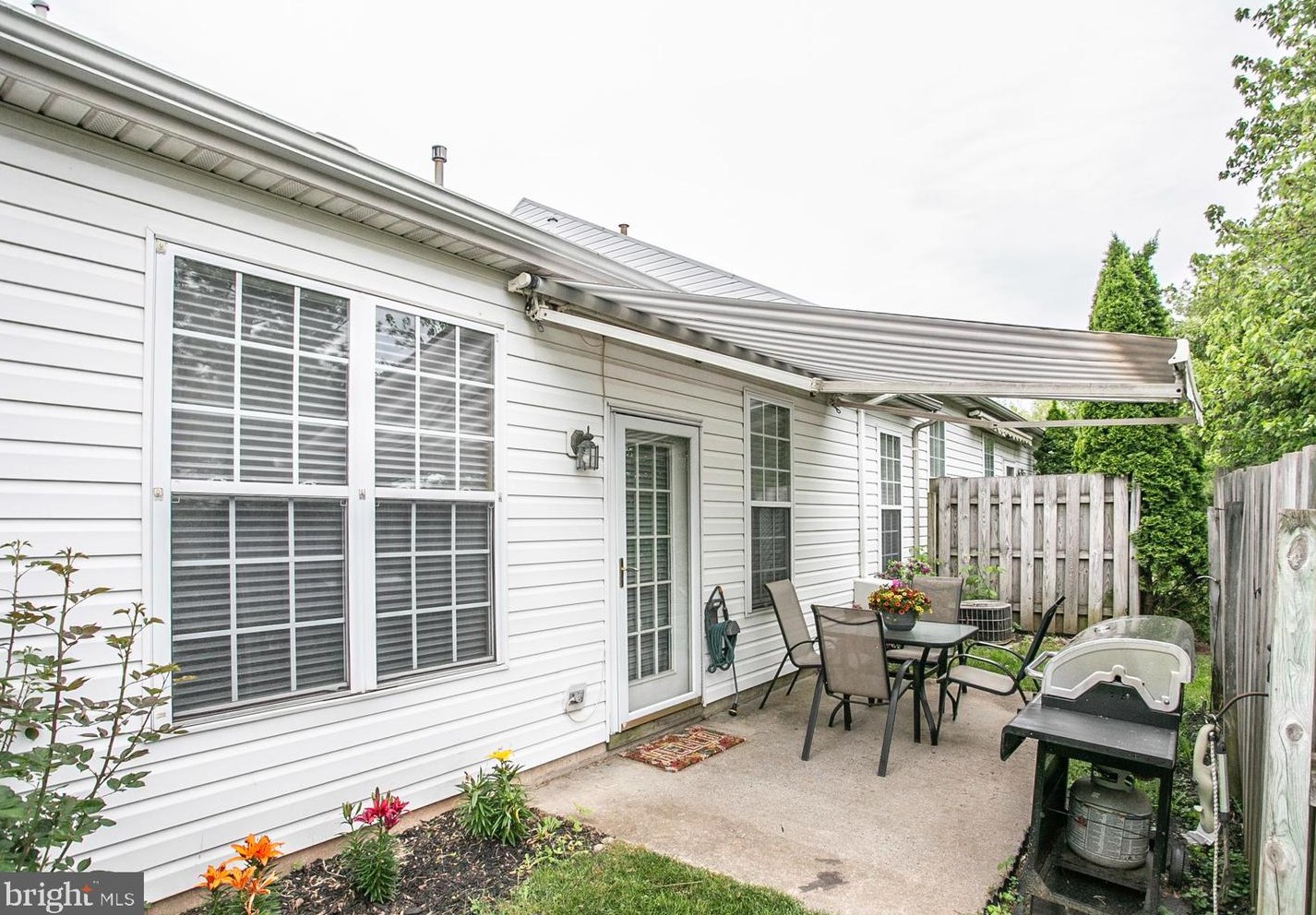 8 Newbury Way, Lansdale PA 19446-4379 exterior