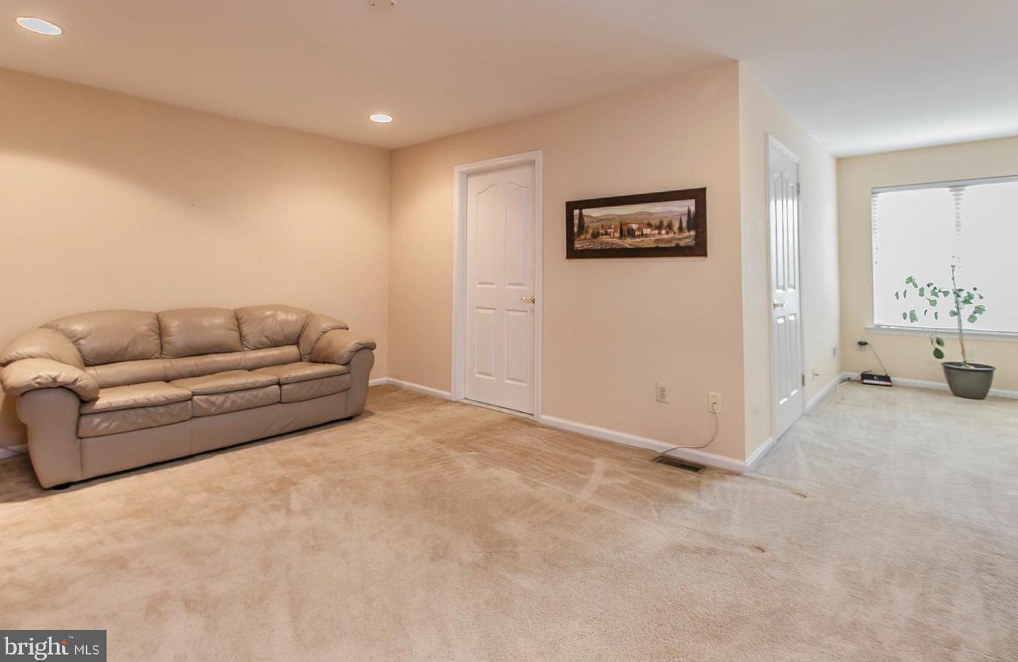 8 Newbury Way, Lansdale PA 19446-4379 exterior