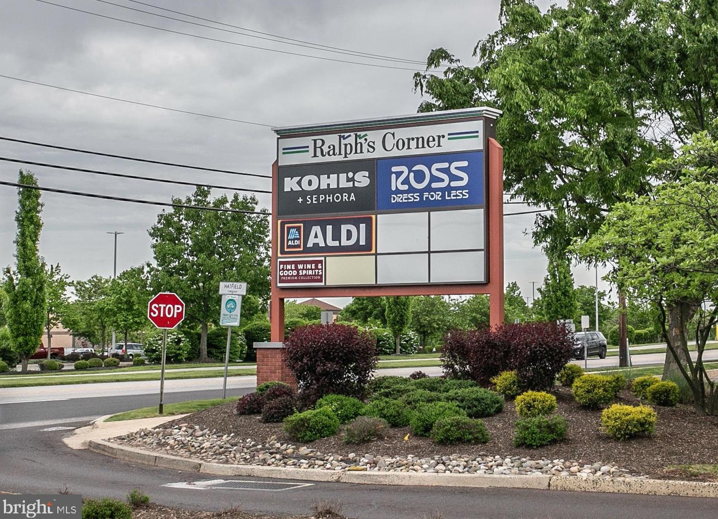 8 Newbury Way, Lansdale PA 19446-4379 exterior