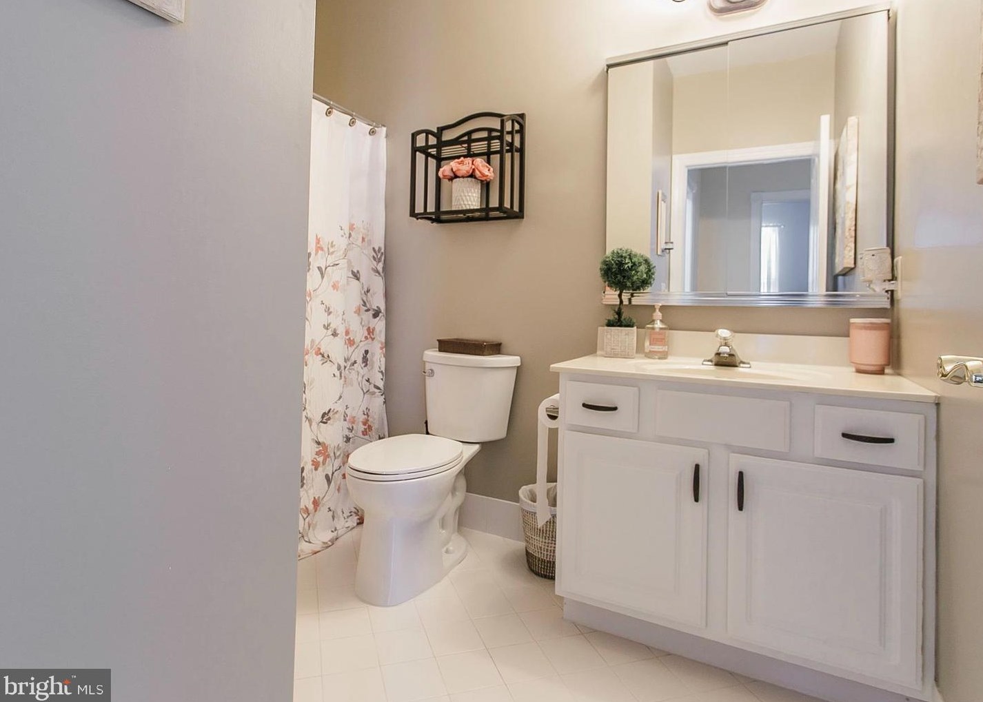 8 Newbury Way, Lansdale PA 19446-4379 exterior