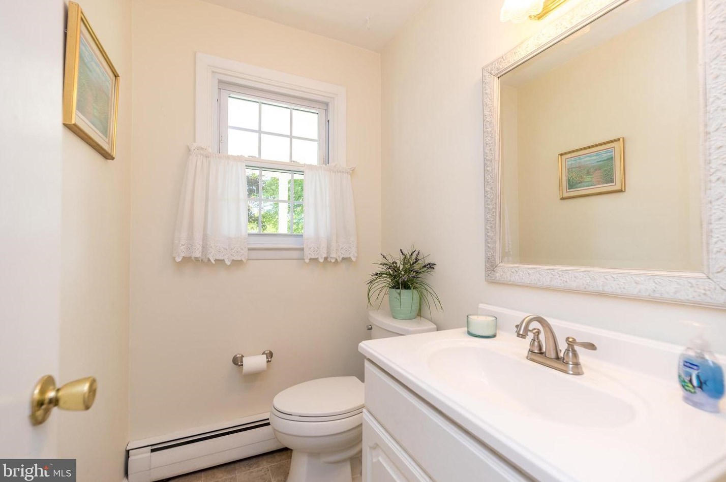 890 Bell Ln, Prospectville PA 19002-2905 exterior