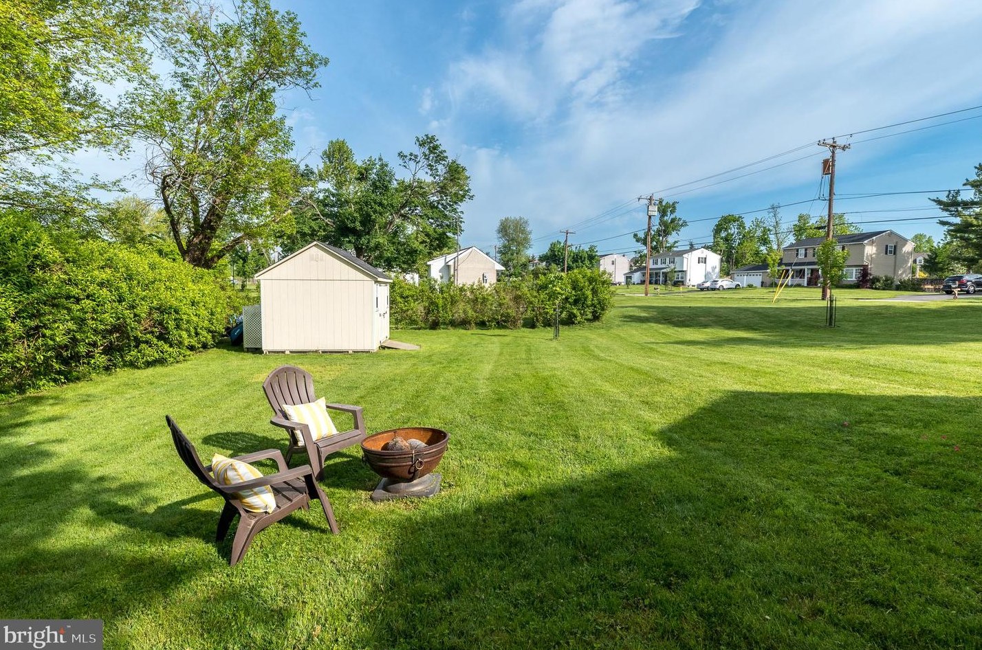 890 Bell Ln, Prospectville PA 19002-2905 exterior