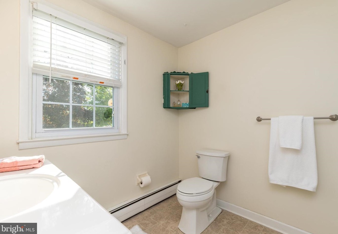 890 Bell Ln, Prospectville PA 19002-2905 exterior