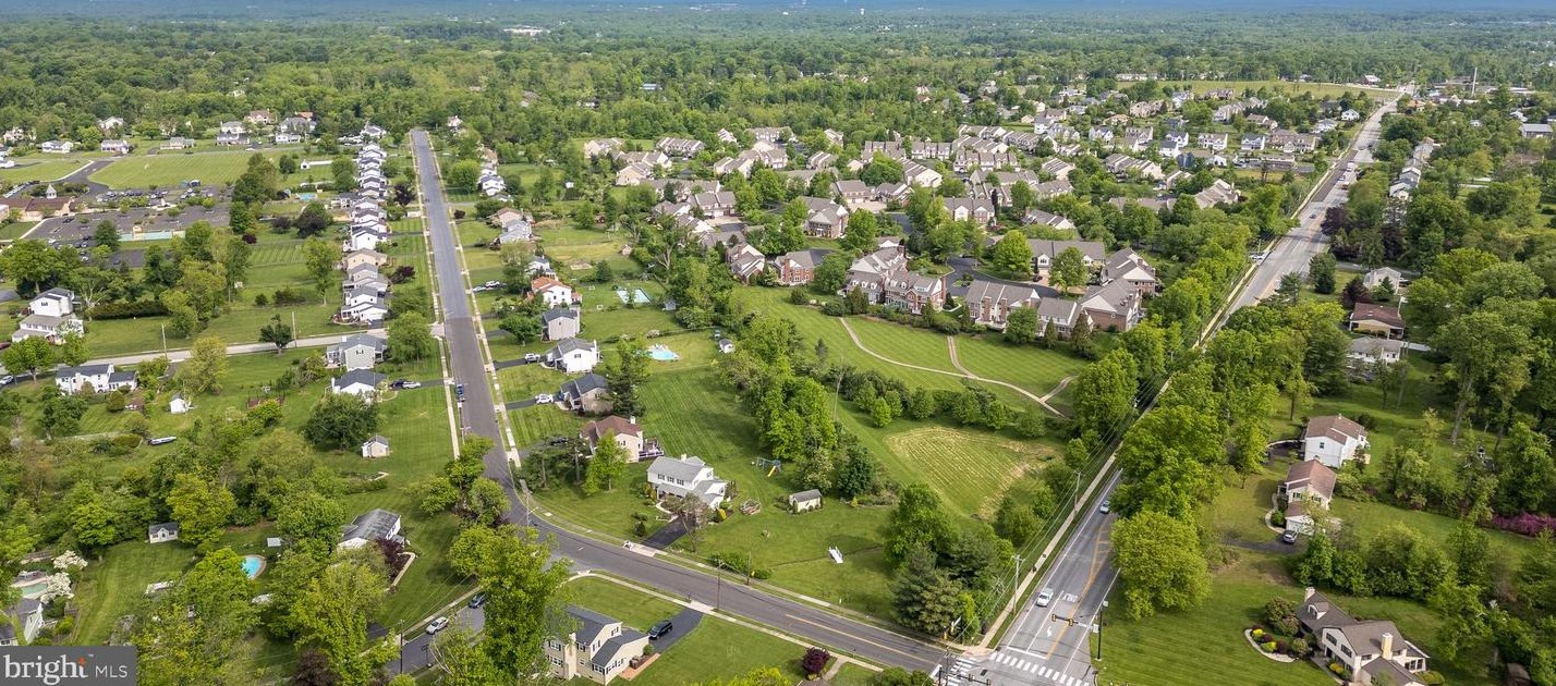 890 Bell Ln, Prospectville PA 19002-2905 exterior