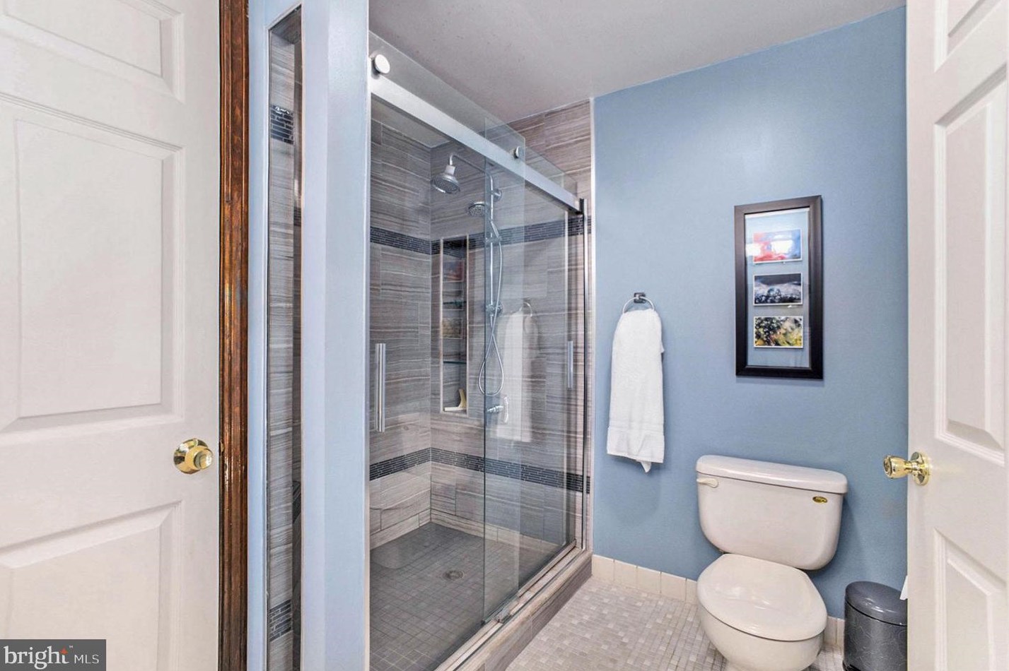 1989 Armstrong Dr, Lansdale PA 19446-5641 exterior