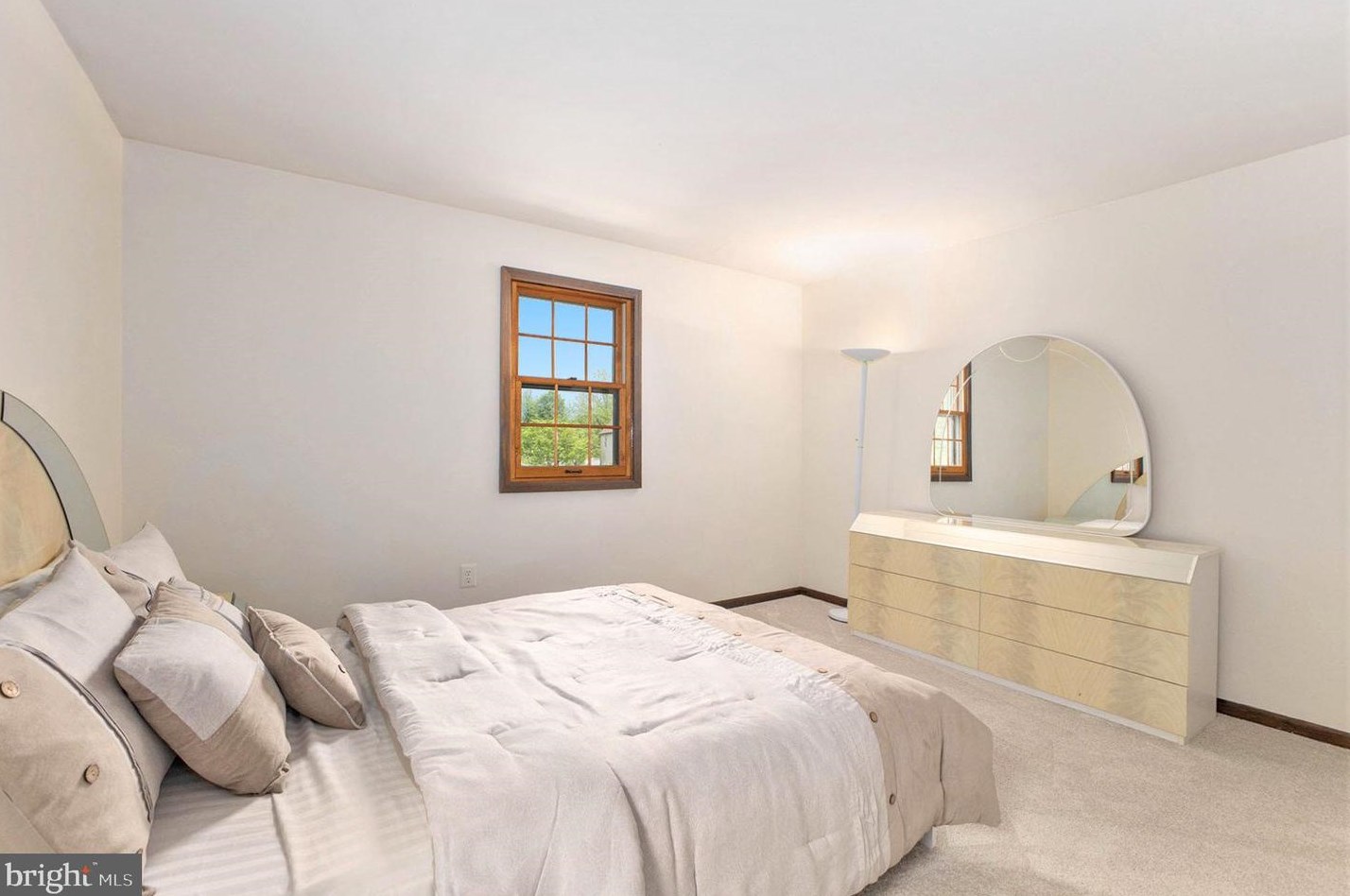 1989 Armstrong Dr, Lansdale PA 19446-5641 exterior