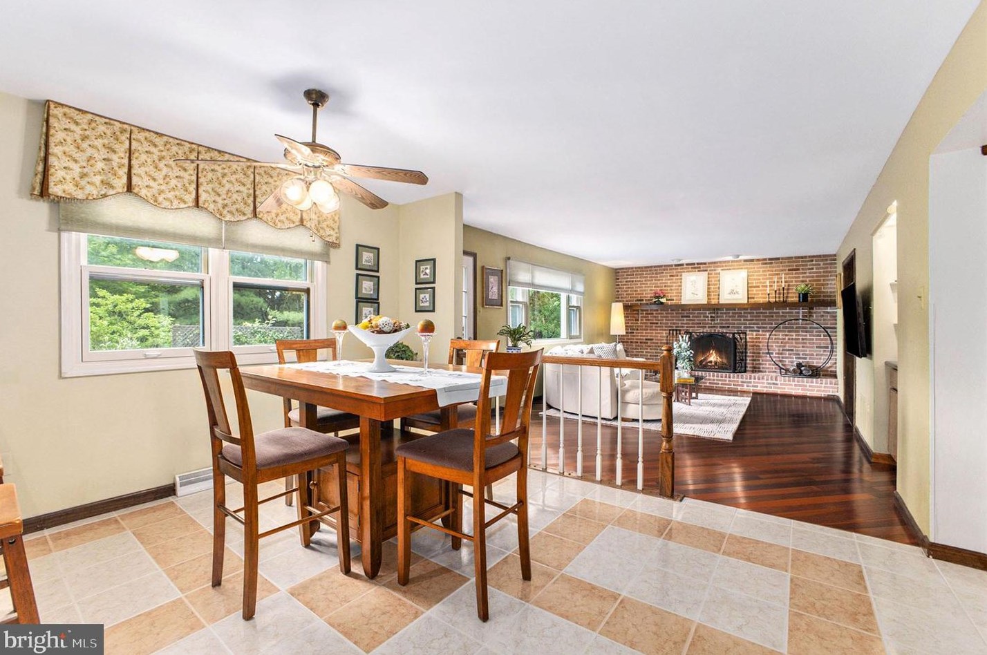 1989 Armstrong Dr, Lansdale PA 19446-5641 exterior