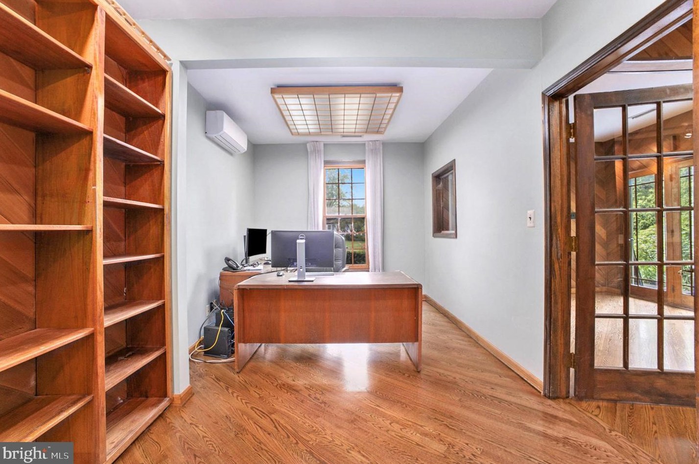 1989 Armstrong Dr, Lansdale PA 19446-5641 exterior