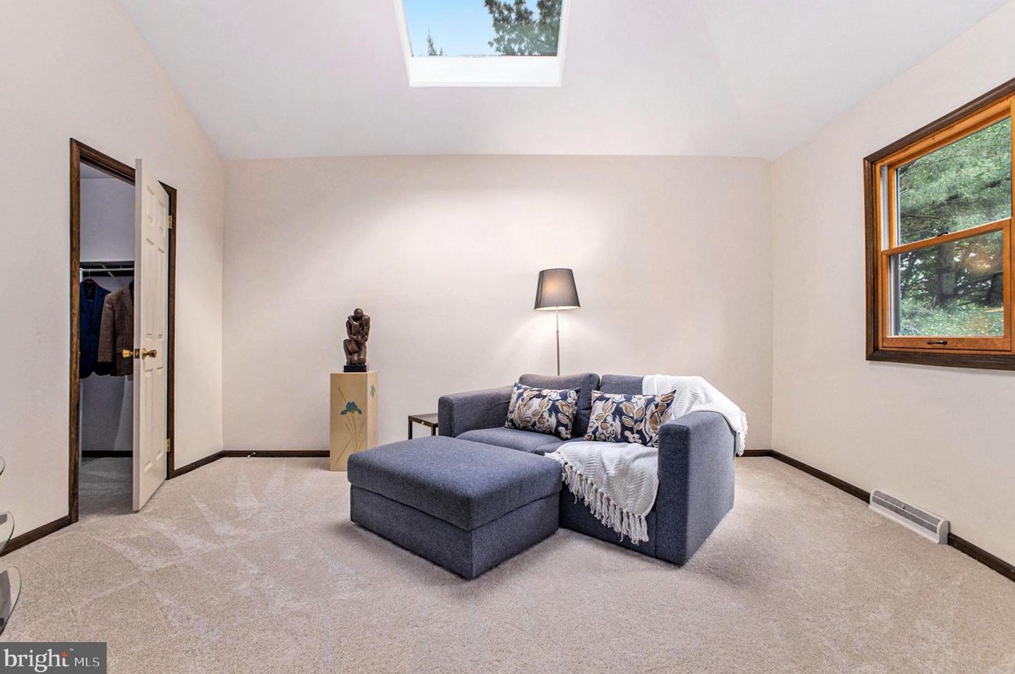 1989 Armstrong Dr, Lansdale PA 19446-5641 exterior