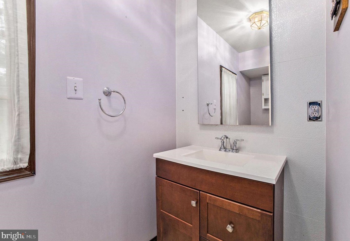 1989 Armstrong Dr, Lansdale PA 19446-5641 exterior