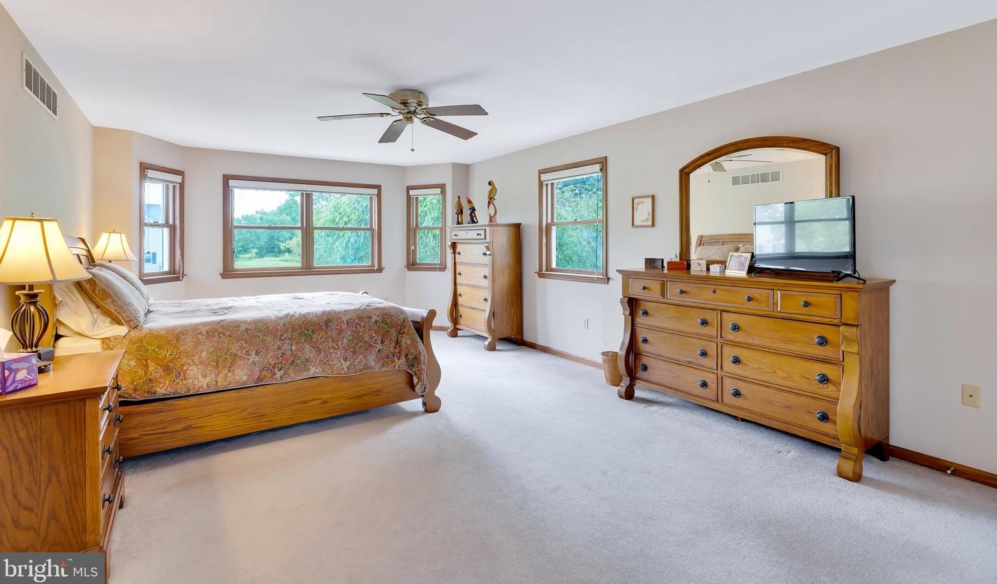 1 Moses Ln, Collegeville PA  19473-1681 exterior