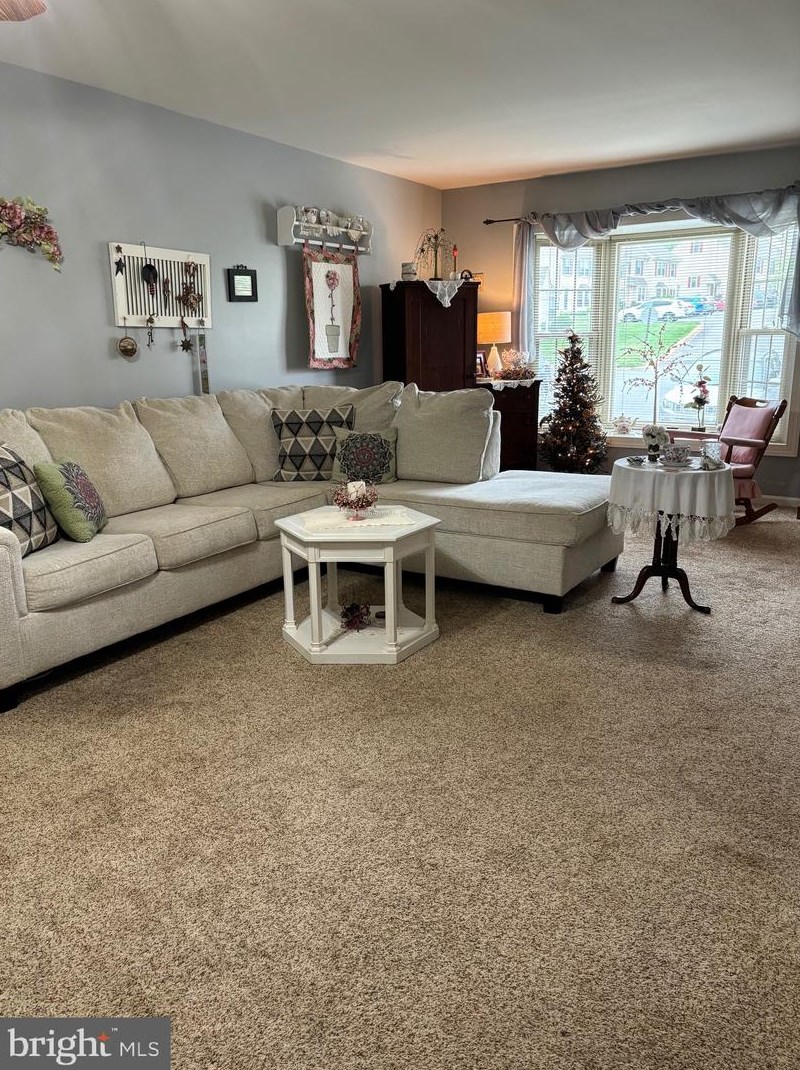 632 Maple Gln Cir, Pottstown PA 19464-3253 exterior