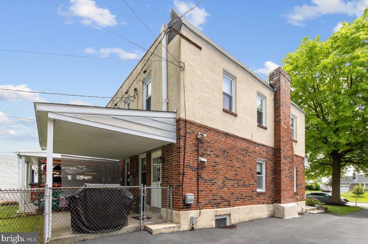 1823 Powell St, Norristown PA  19401-3304 exterior